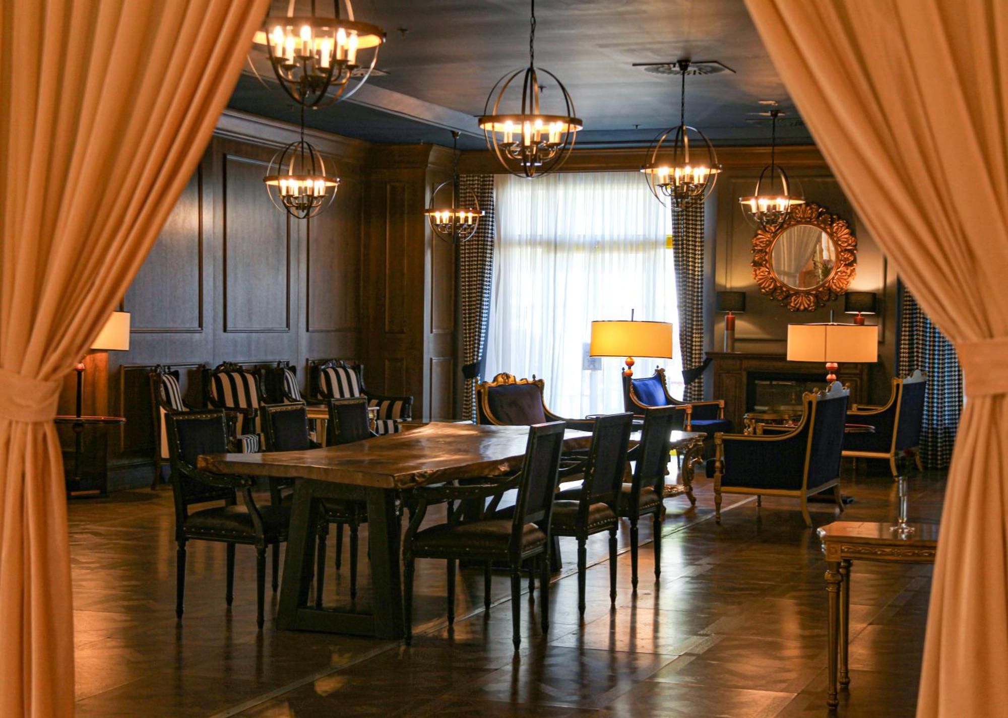Kremlin Palace Antalya Buitenkant foto The Library at the Hotel