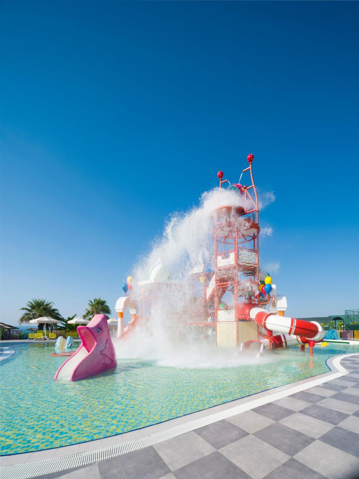 Kremlin Palace Antalya Buitenkant foto Splash Island