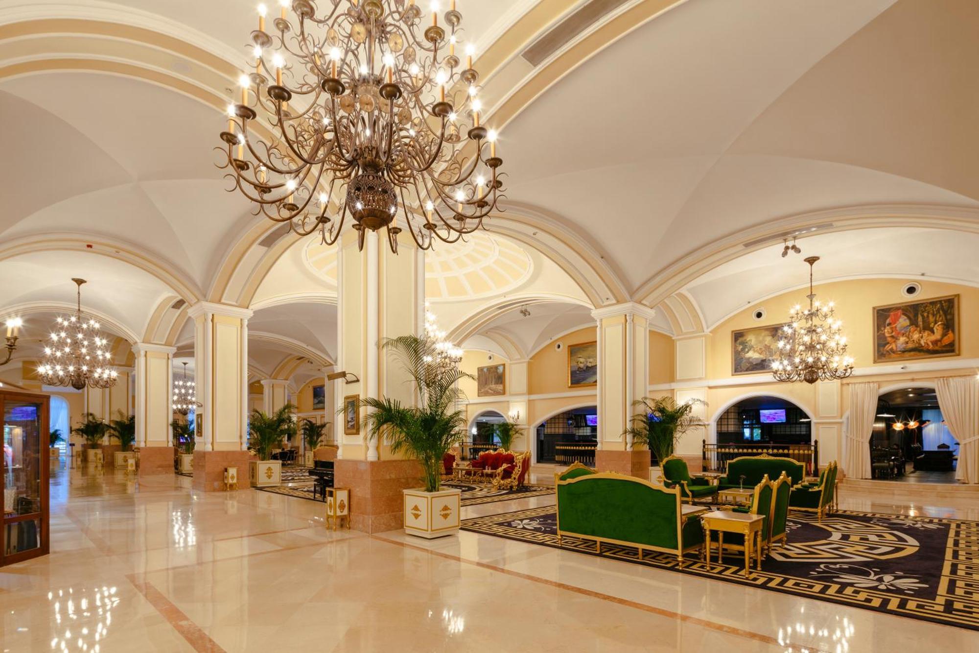 Kremlin Palace Antalya Buitenkant foto Lobby
