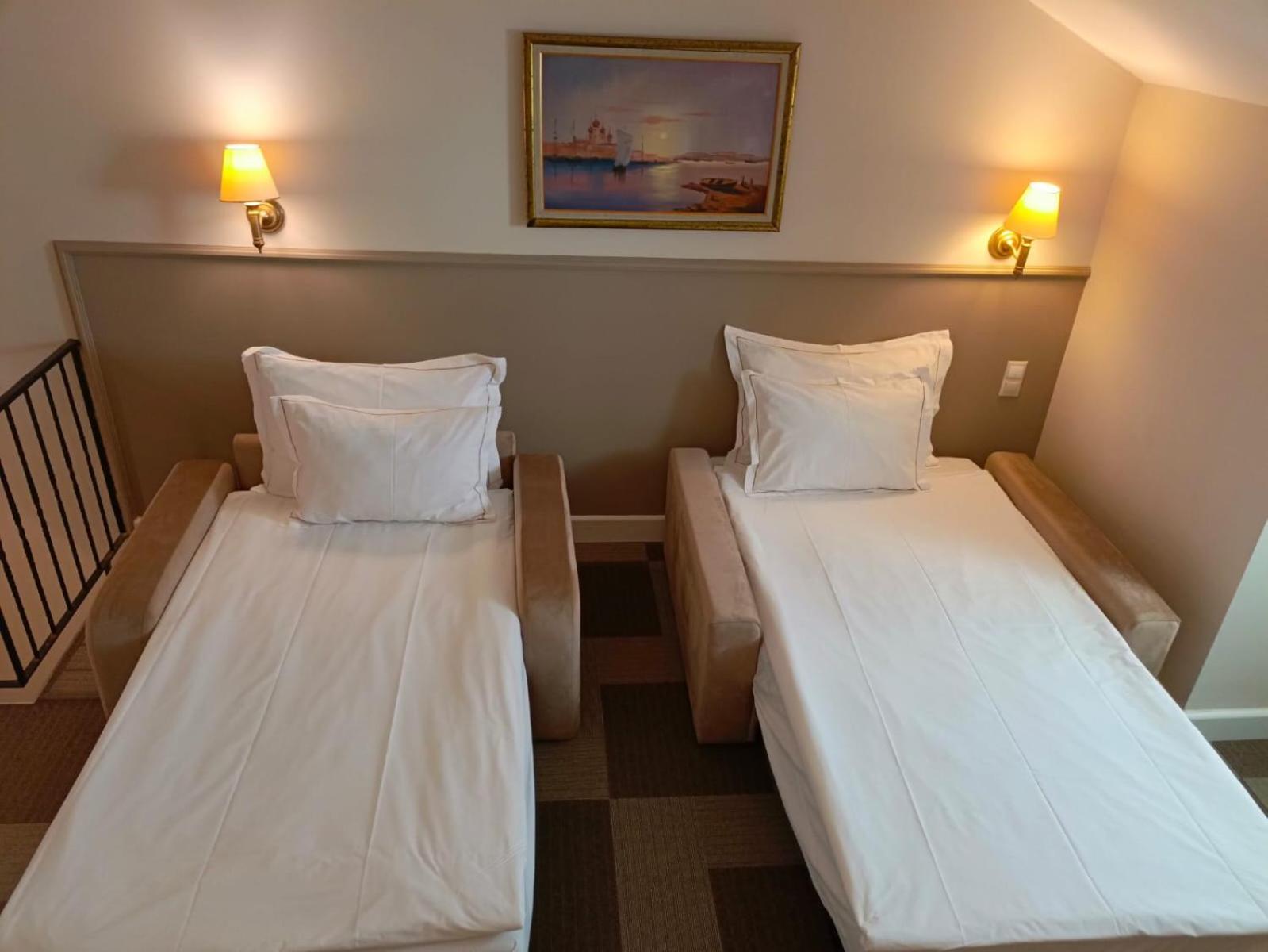 Kremlin Palace Antalya Buitenkant foto Two single beds